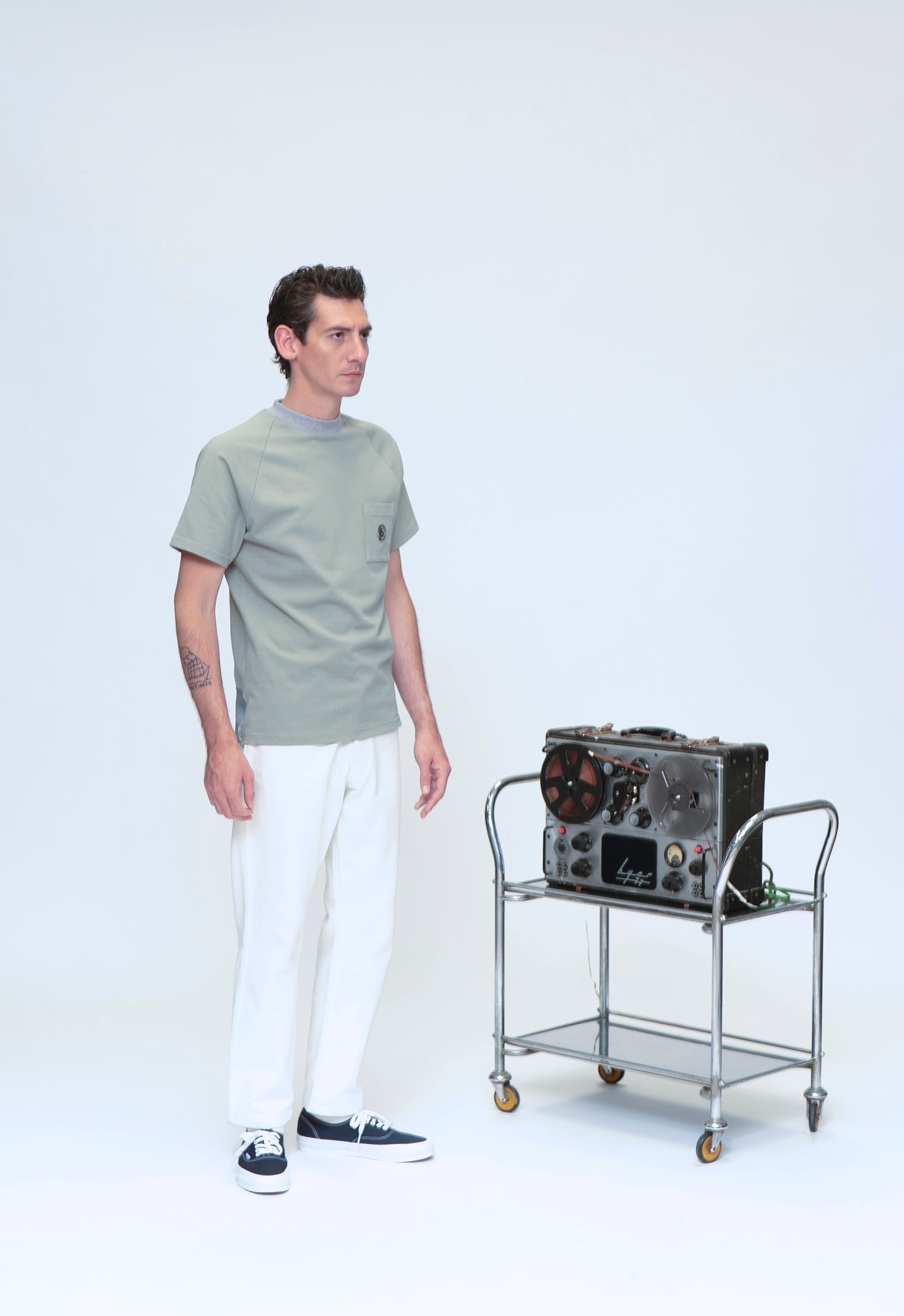 VOTE Raglan reflective panel T-shirt (Sage Green)