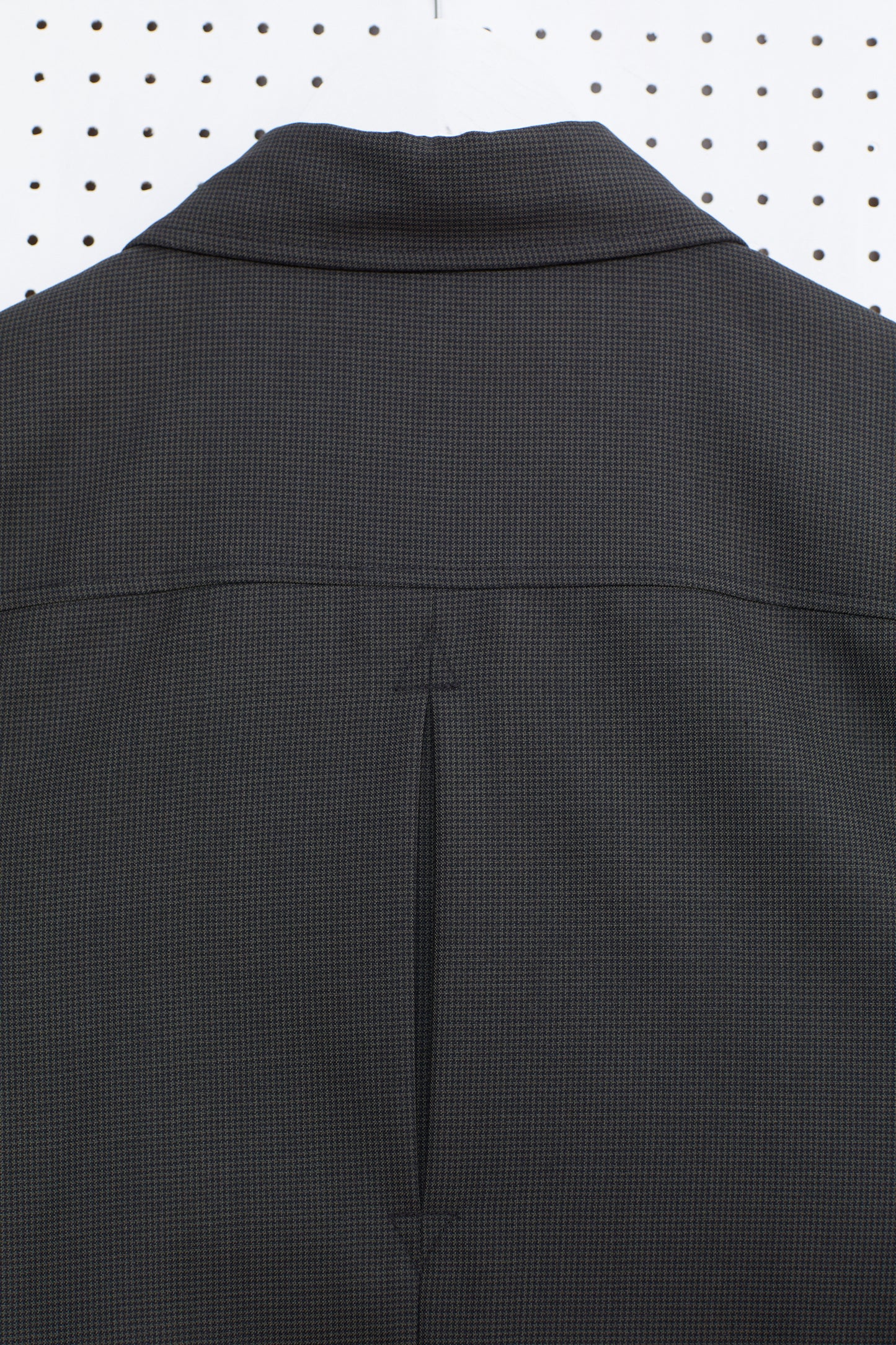 ISLAND Button down collar puppy tooth jacket (Dark Olive)