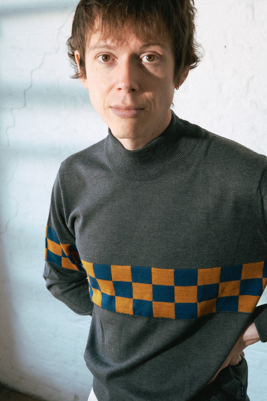 Tail End Charlie Turtle neck Anglozine